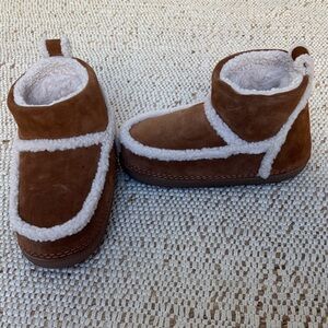 Inuikii Brown Suede Booties with White Fleece Trim (like Uggs but better!)